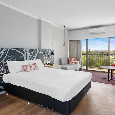 The Plaza Hotel Kalgoorlie Bagian luar foto