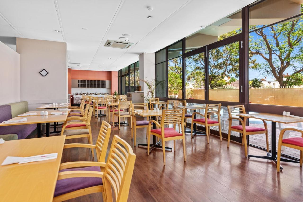 The Plaza Hotel Kalgoorlie Bagian luar foto