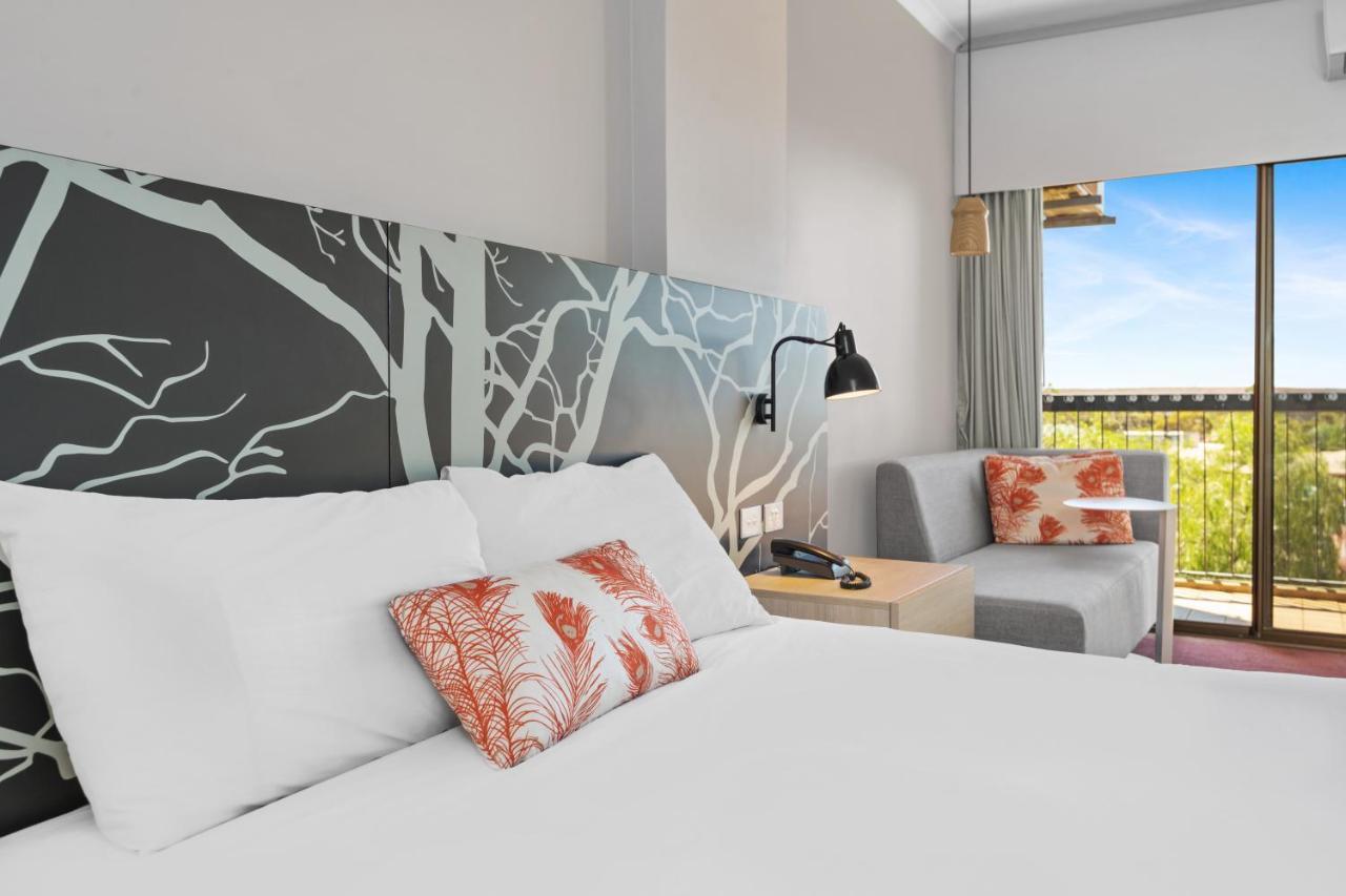 The Plaza Hotel Kalgoorlie Bagian luar foto