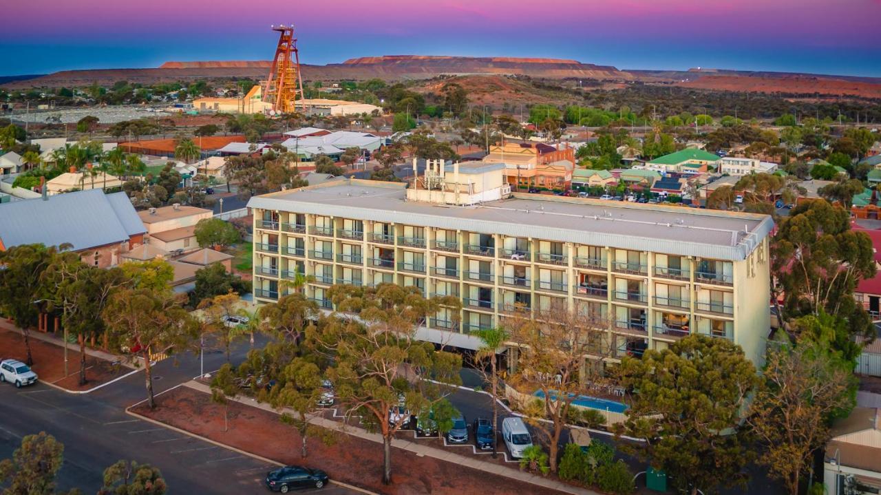 The Plaza Hotel Kalgoorlie Bagian luar foto
