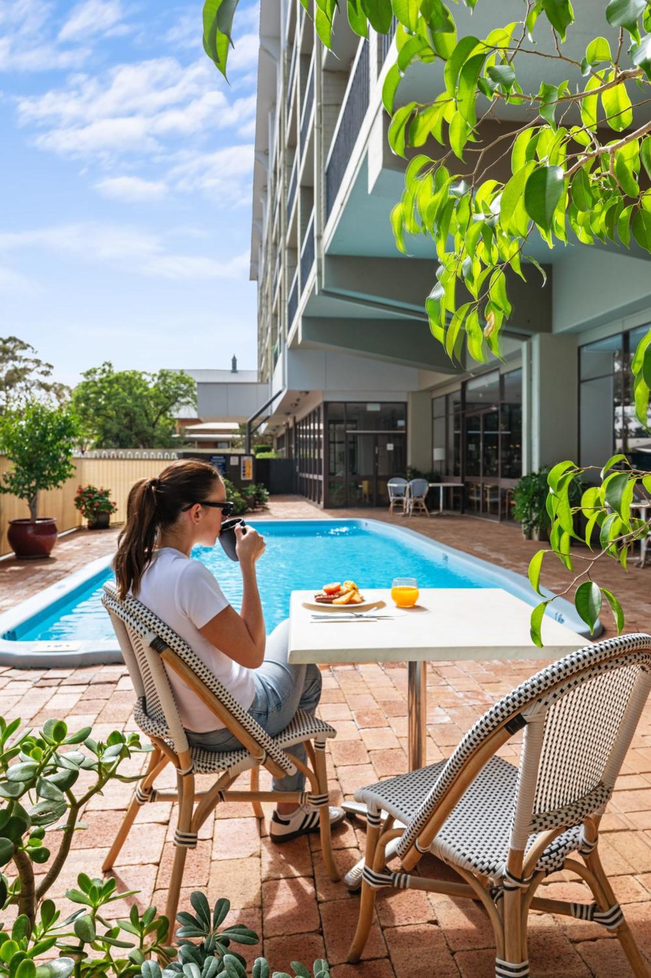 The Plaza Hotel Kalgoorlie Bagian luar foto